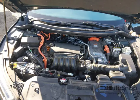 2018 Honda Clarity Plug-In Hybrid from USA, damaged, VIN JHMZC5F16JC000367